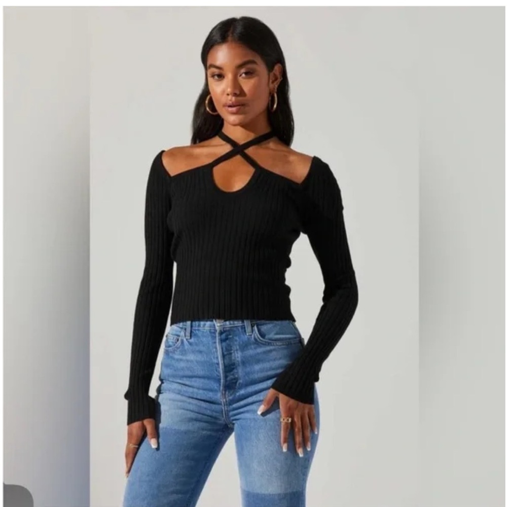 ASTR Black Ribbed Knit Cross-Neck Top